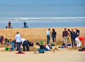 teamuitje zandsculpturen bouwen