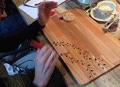 workshop houten snijplank branden